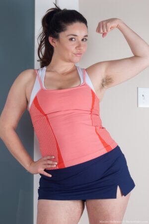 Hairy chubby babe Maxine Holloway enjoys working out