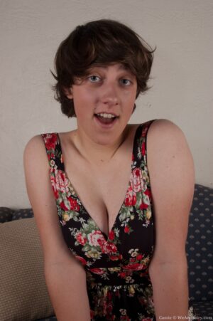 Kinky Cassie unveils her big hairy pussy