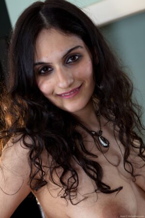 Riani shows off her curvy body in white - riani-shows-off-her-curvy-body-in-white6