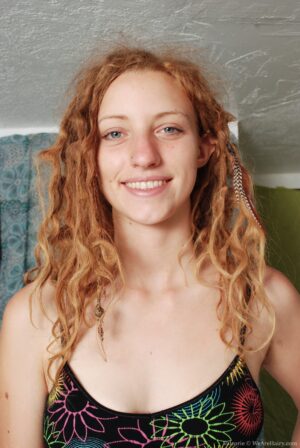 Valcorie is happy to show her hairy armpits